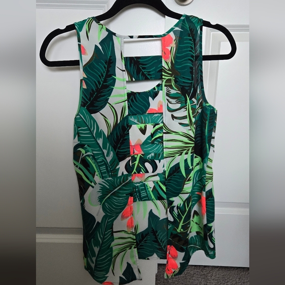 Express Tank Top - Picture 2 of 2